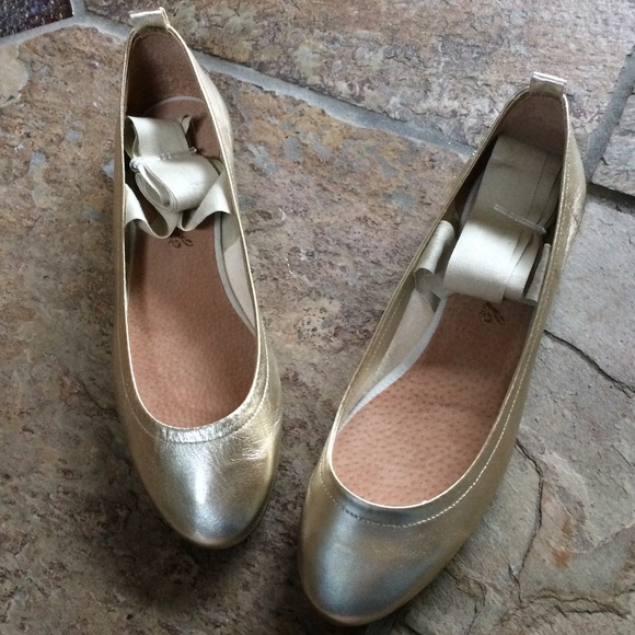 🍃💕NIB Free People Gold Leather Wrap Ballet Flat - Picture 4 of 8
